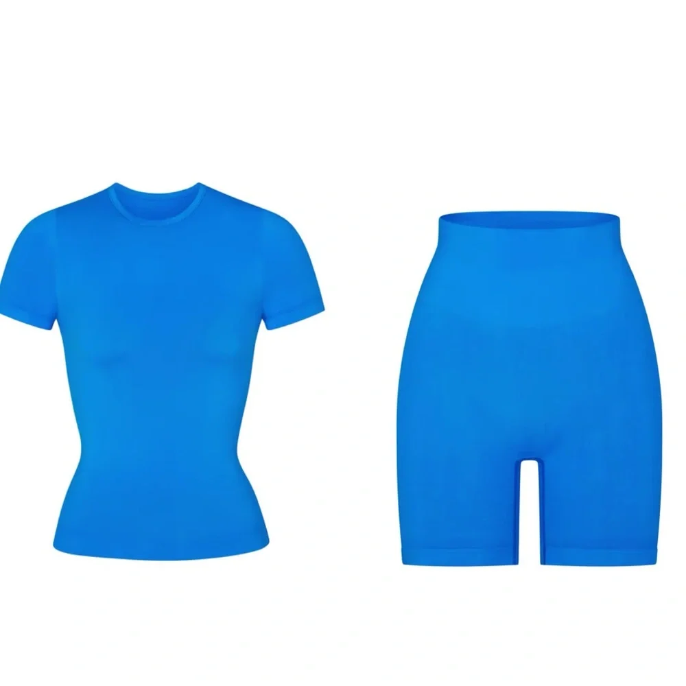 Skims Soft Smoothing Seamless Set in Azul - Picture 1 of 1